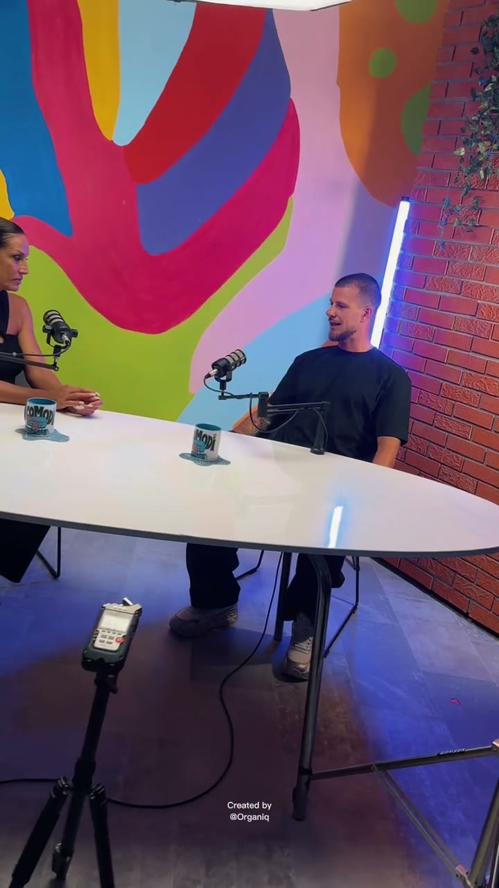 Set video di Scomodi Podcast durante le riprese